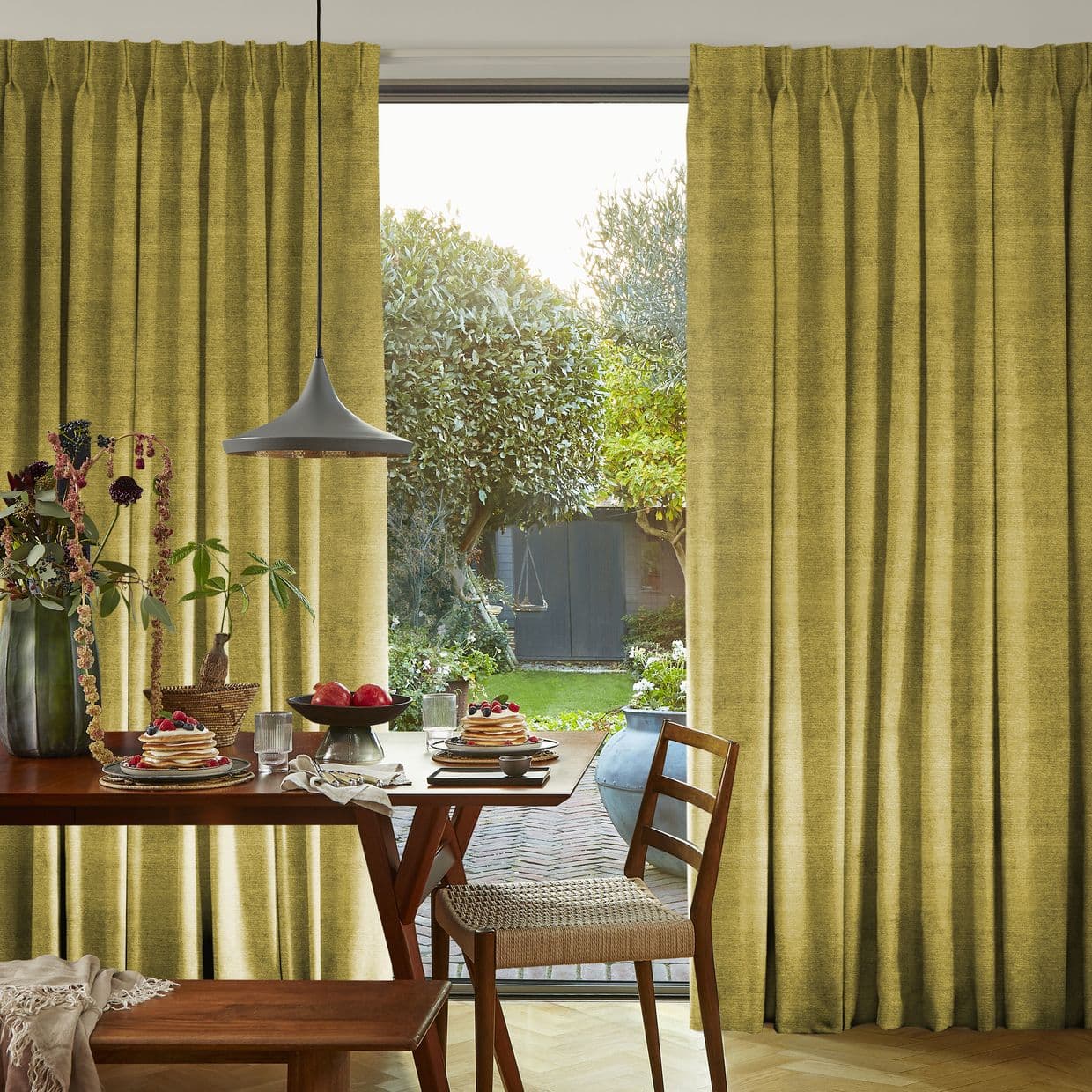 Lyon Sulphur Curtain