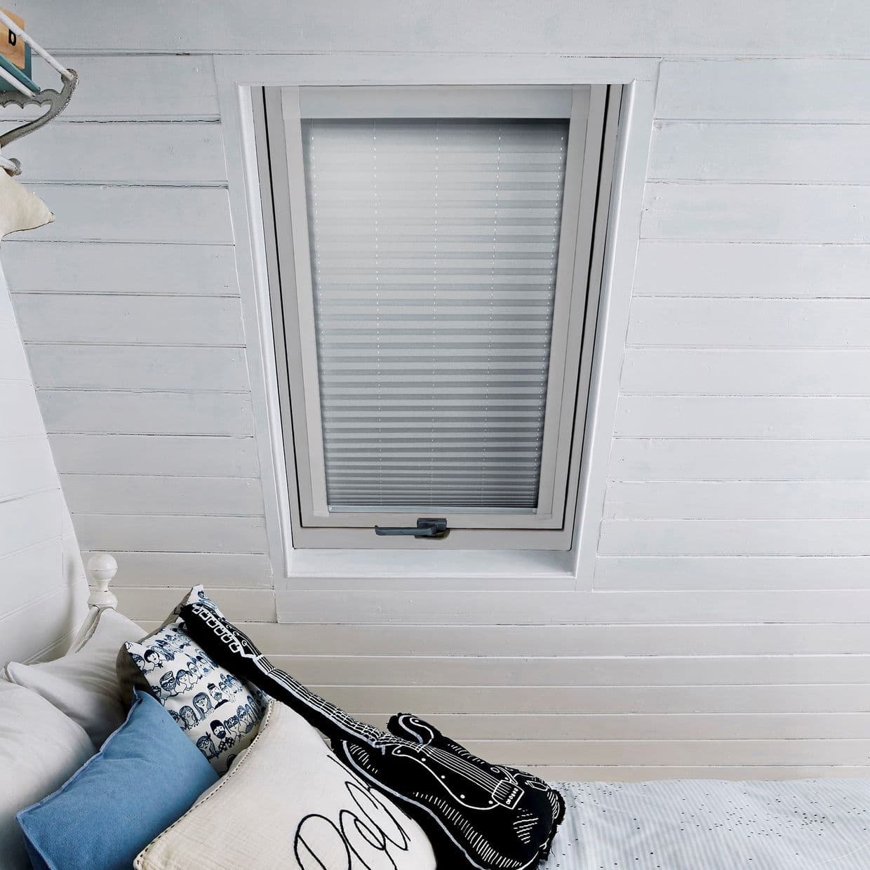 Bali Silver Skylight Pleated Blind