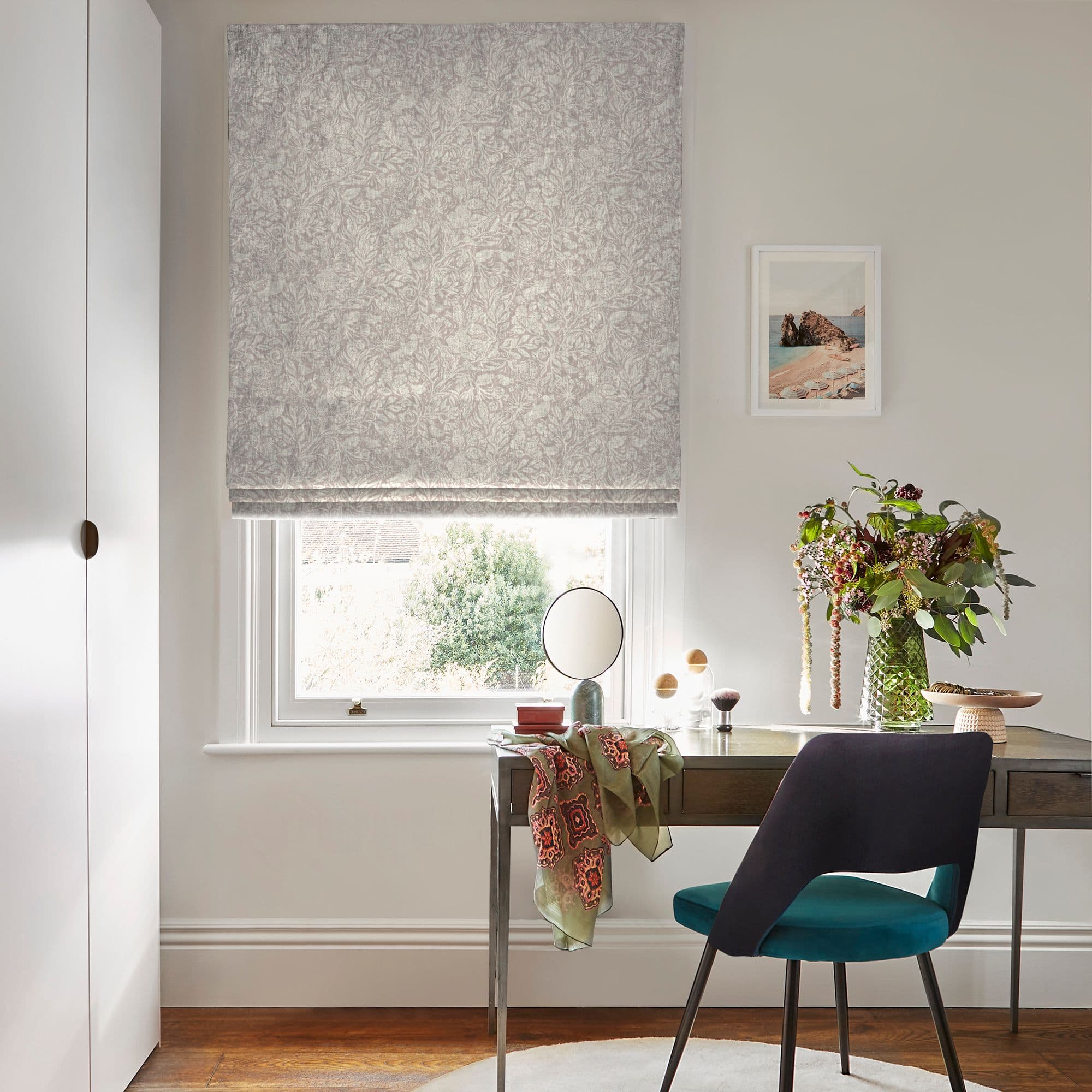 Aida Lilac Roman blind