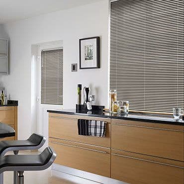 Special Finish Shiny Silver Venetian blind
