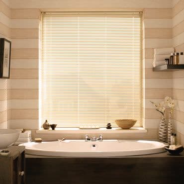 Sheer Luxury Filtra Magnolia Venetian blind