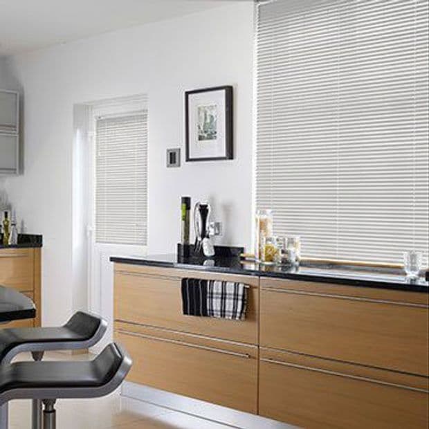 Special Finish White Shimmer Venetian blind