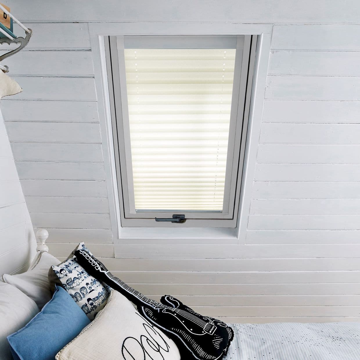 Bali Ivory Skylight Pleated Blind