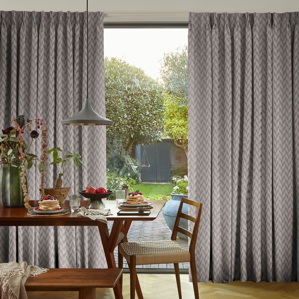 Diffuse Rose Curtain