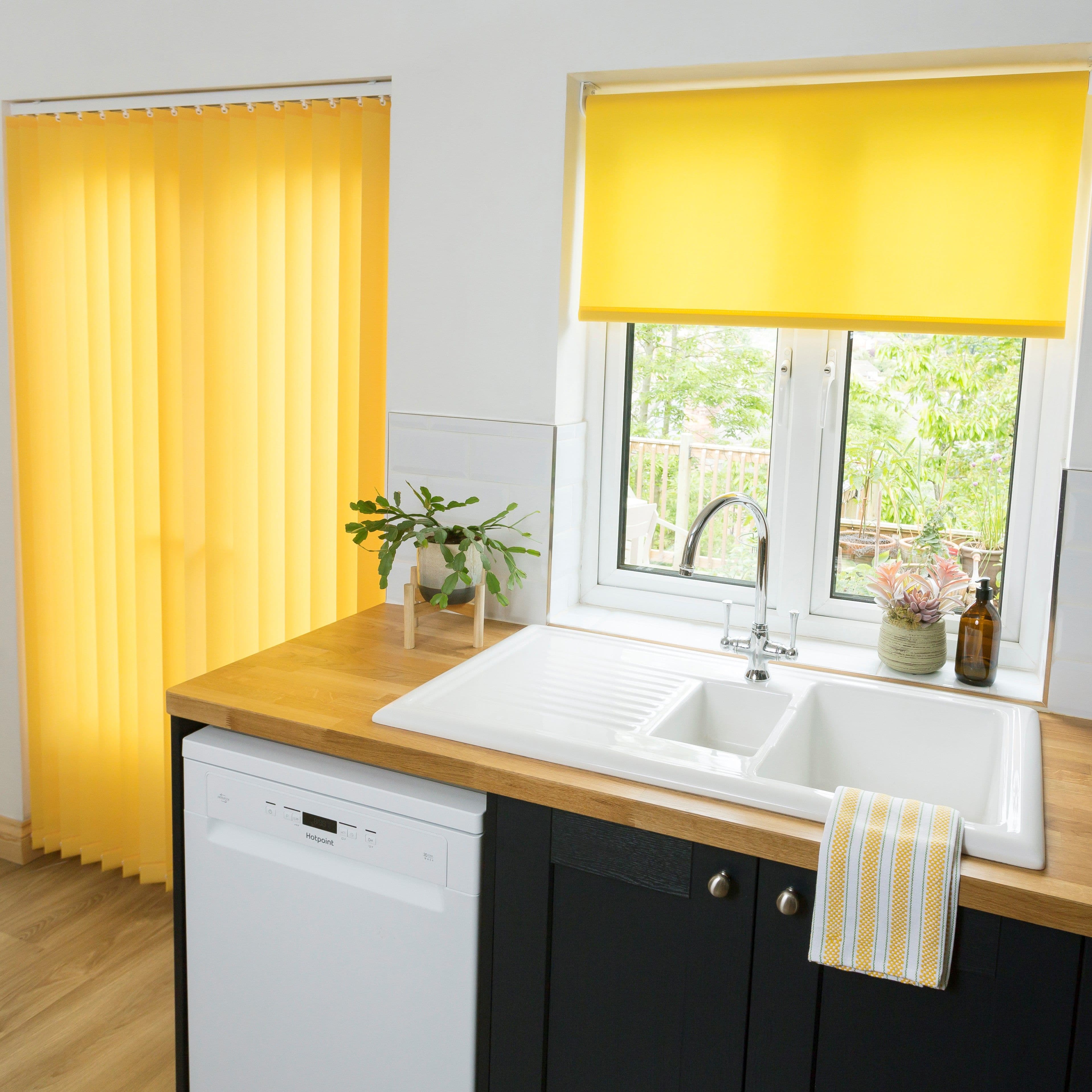 Reber Freesia Roller Blind