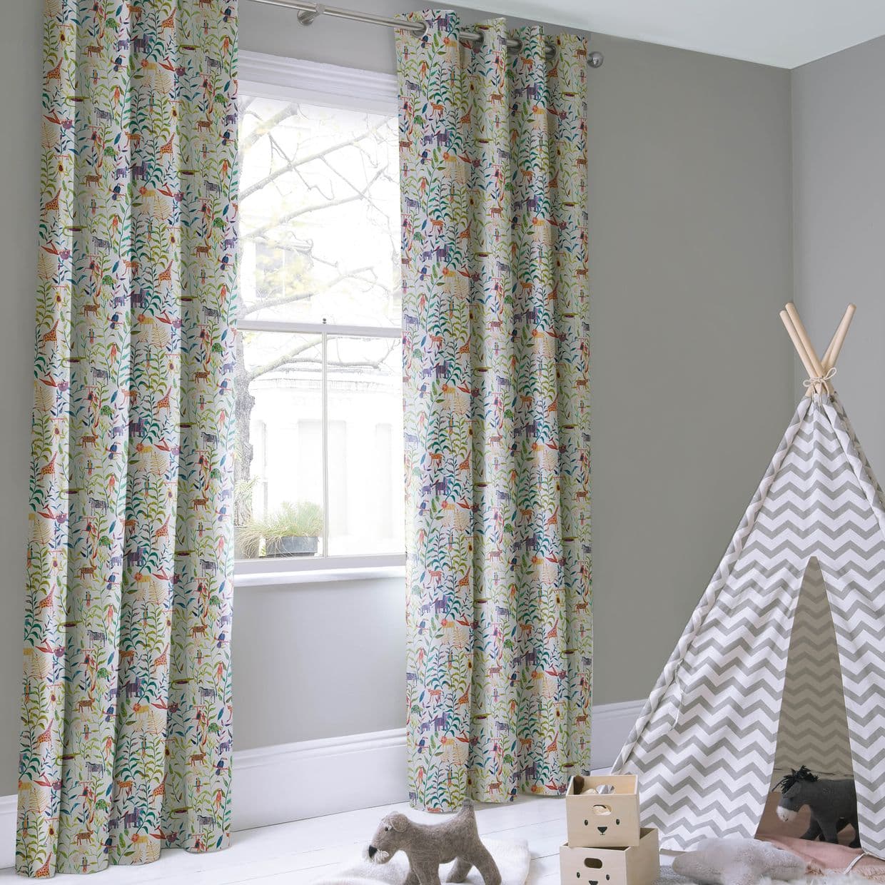 Hide & Seek Jungle Curtain