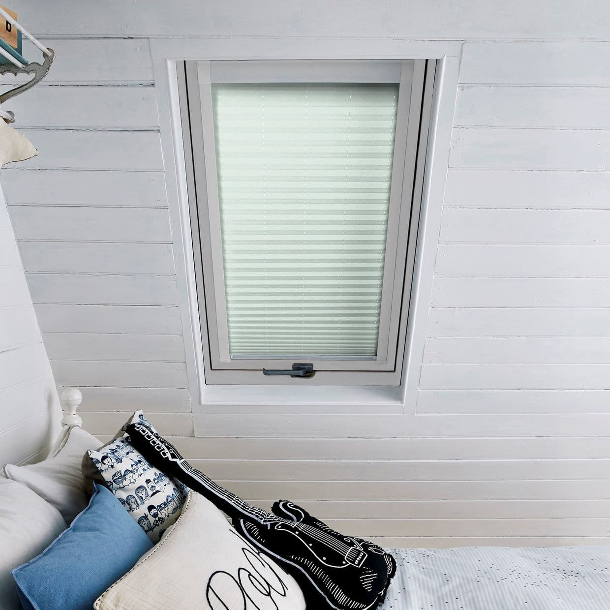 Highgrove Leaf Skylight Pleated Blind