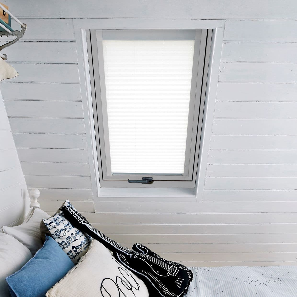 Camo White Skylight Pleated Blind