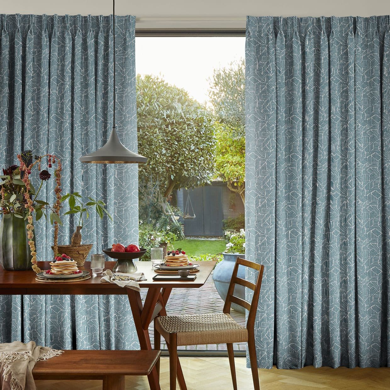 Parquet Mineral Curtain