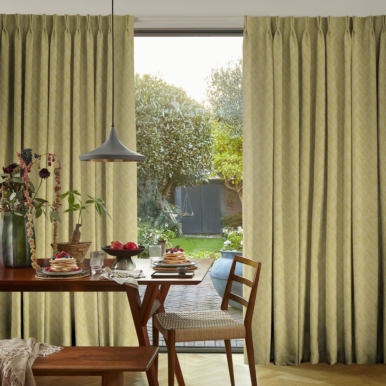 Rebel Citron Curtain