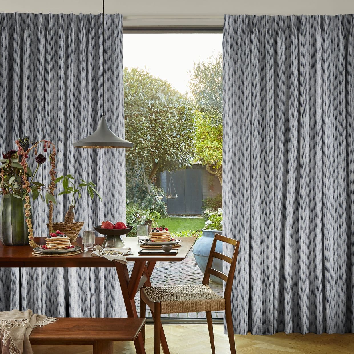 Diffuse Twilight Curtain