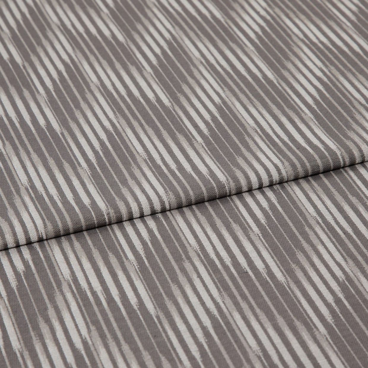 Diffuse Slate Curtain