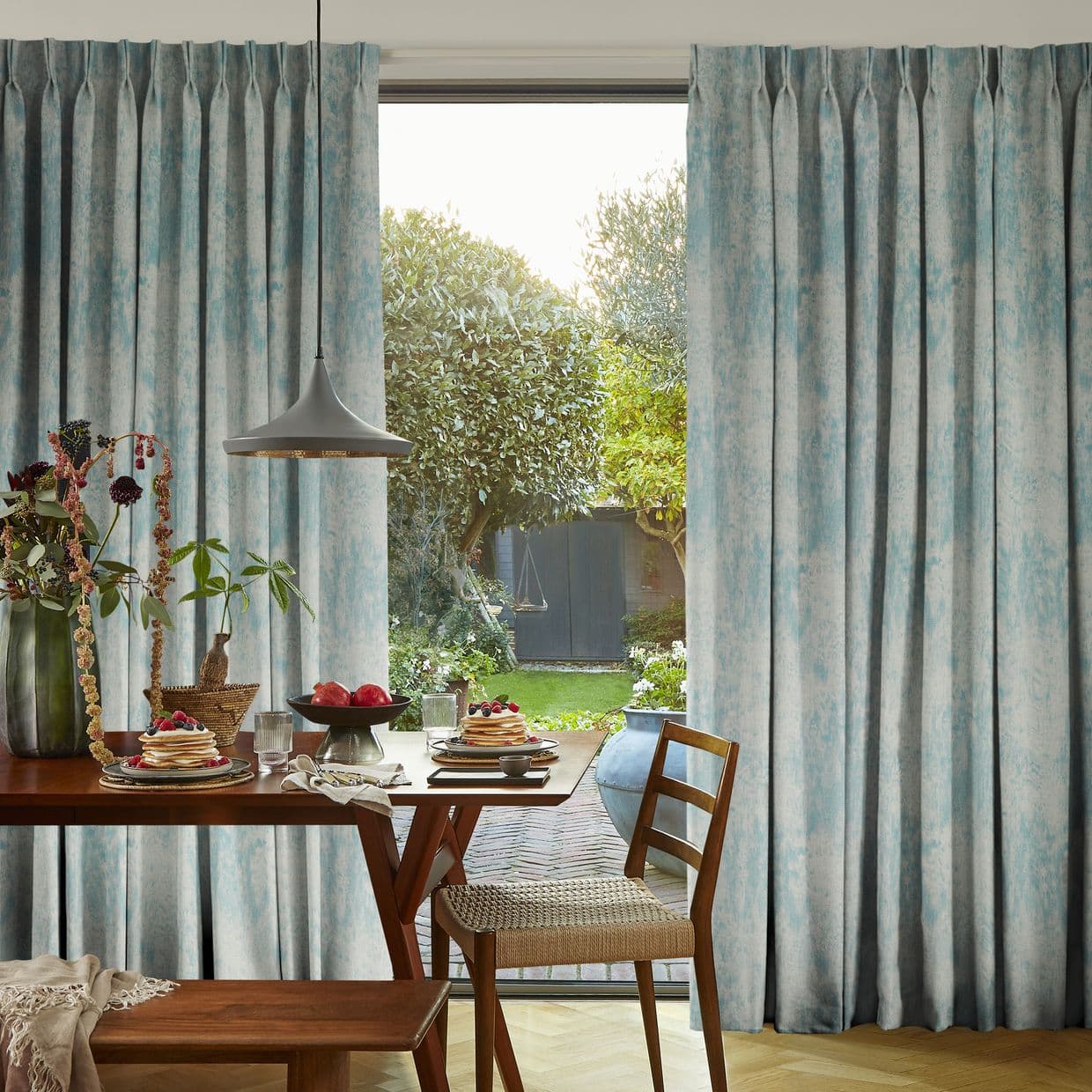 Spectre Arctic Curtain