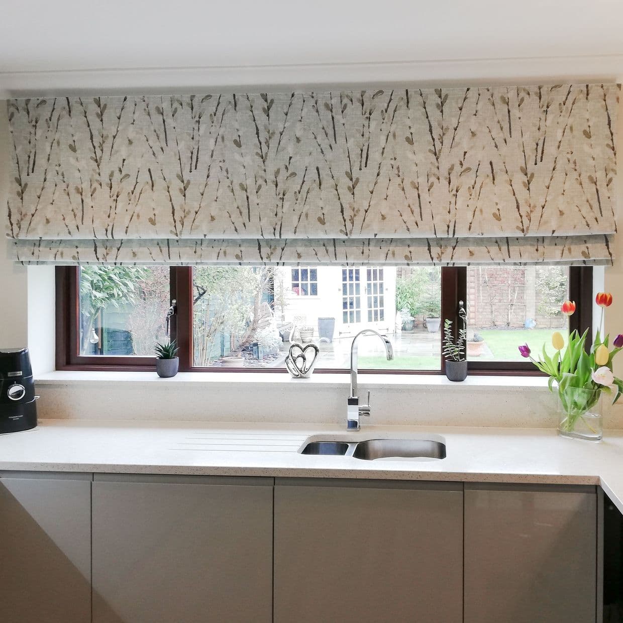 Amerlia Clay Roman blind