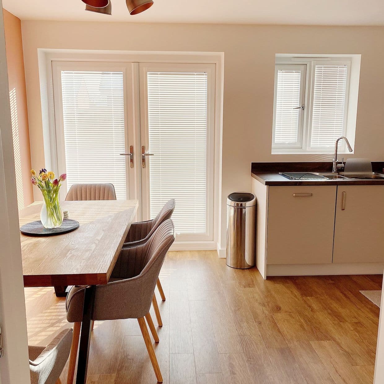 Portfolio White Venetian blind