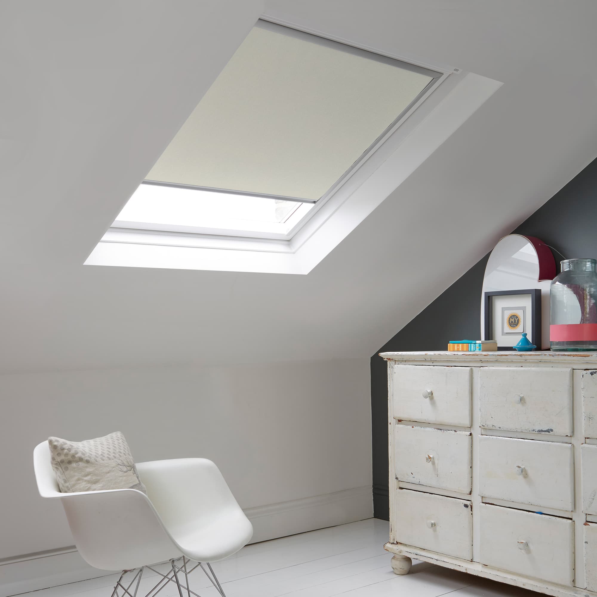 Majesty Cloud Skylight Roller Blind