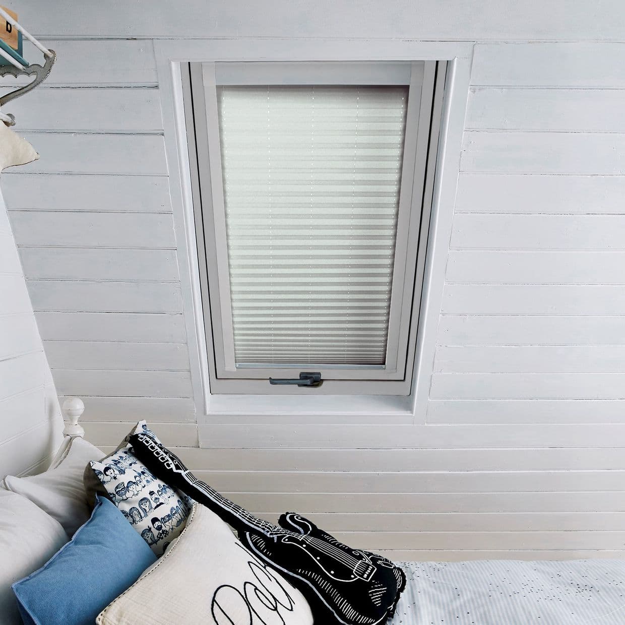 Highgrove Sky Skylight Pleated Blind