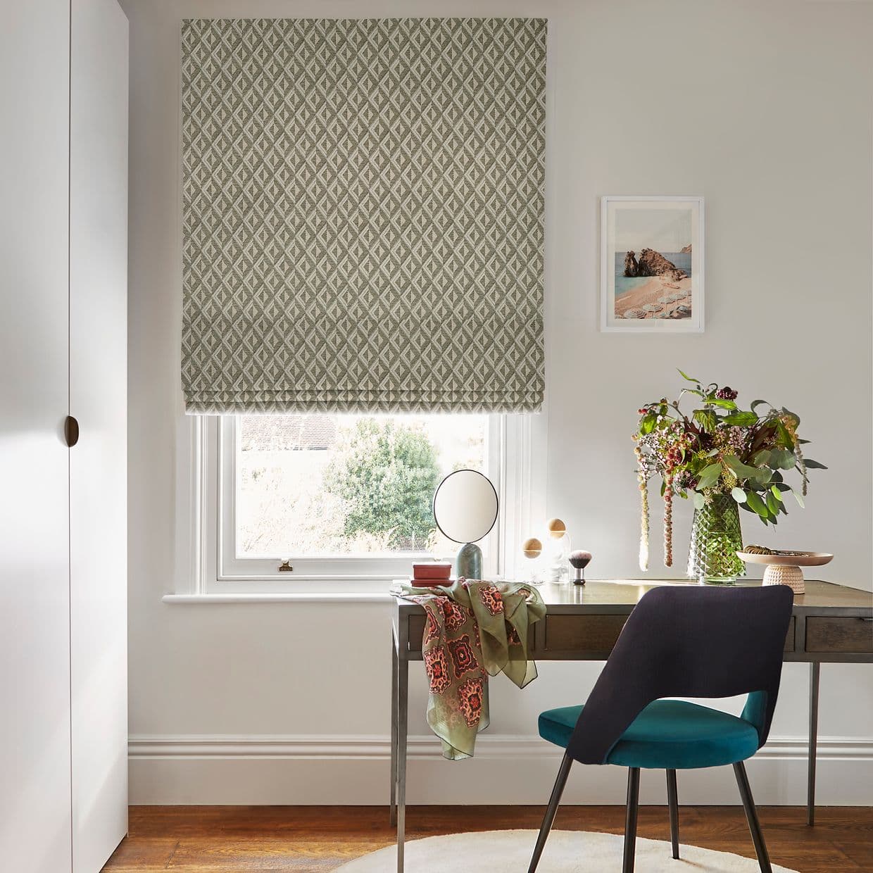 Zircon Phantom Roman blind
