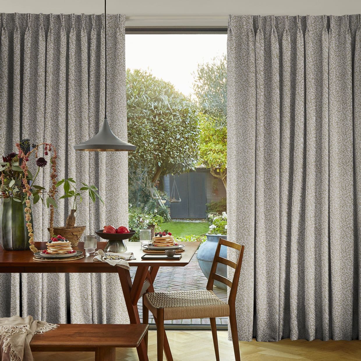 Coral Oyster Curtain