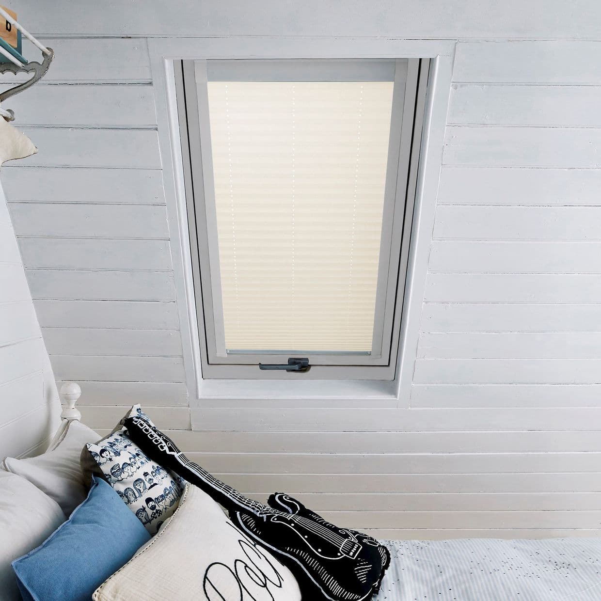 Crush Linen Skylight Pleated Blind