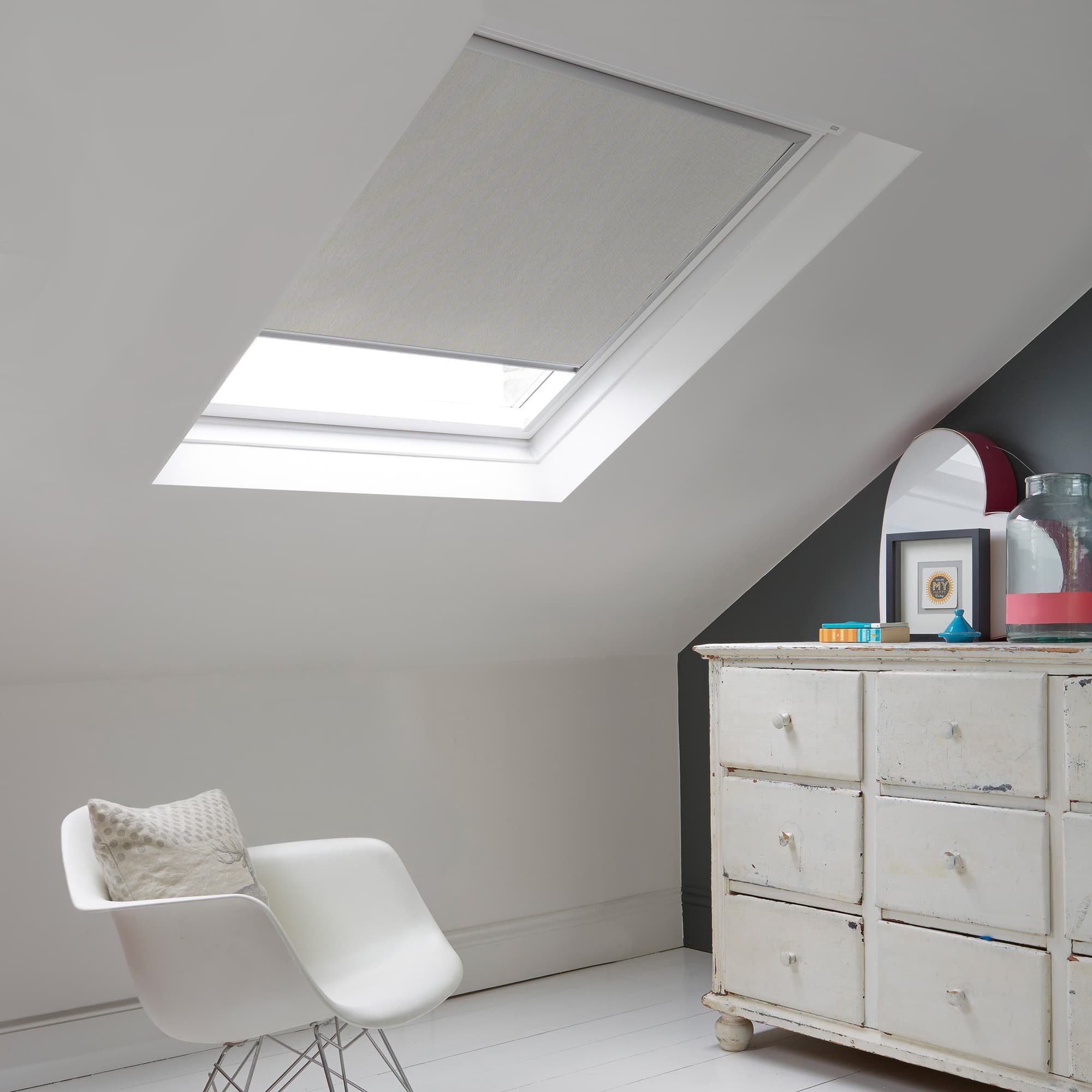 Valor Flint Skylight Roller Blind